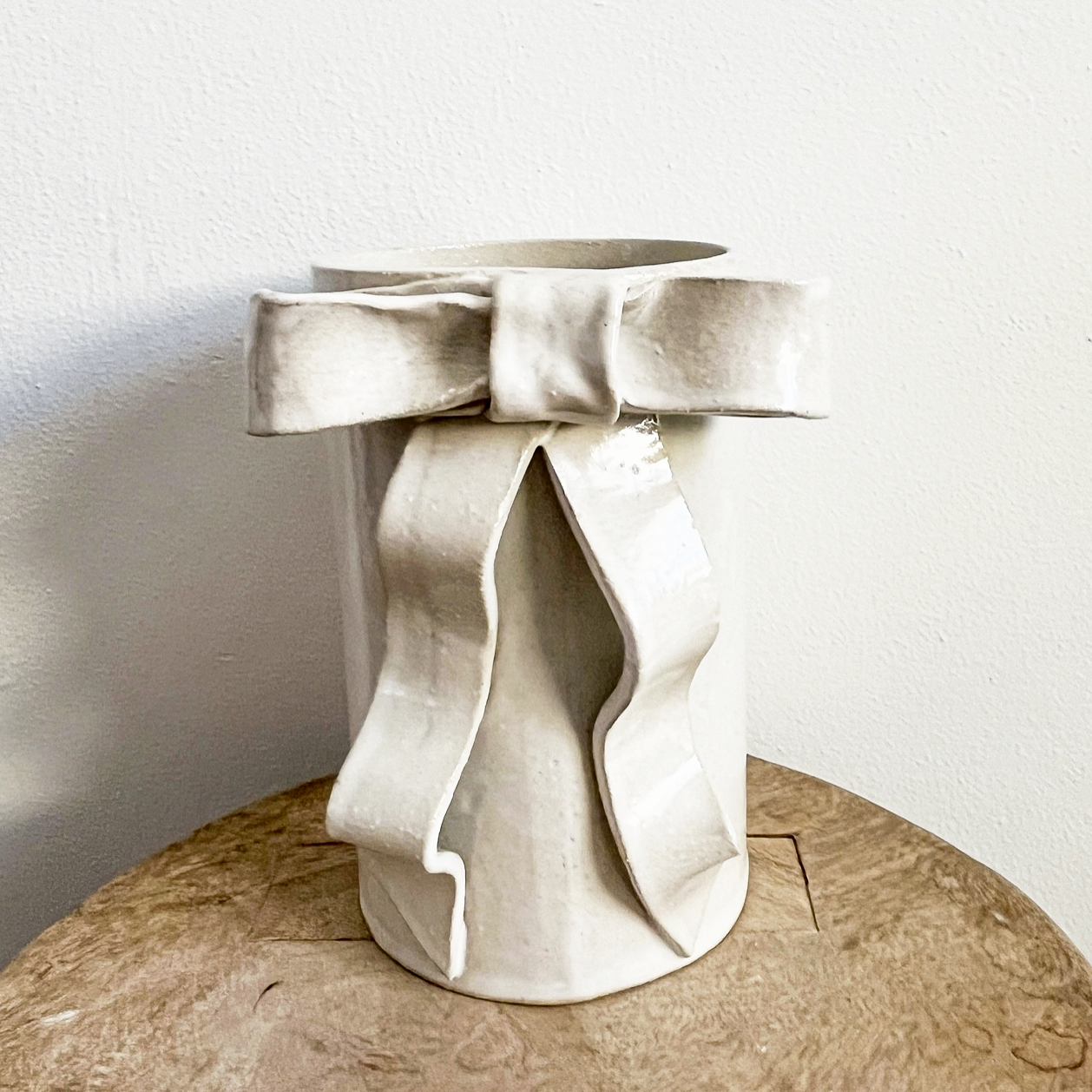 Ribbon Bow Vase